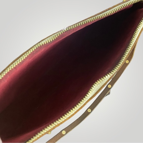 SOLD 📣 Vintage Louis Vuitton White Muliticolor Pochette Shoulder Bag - Picture 11 of 13